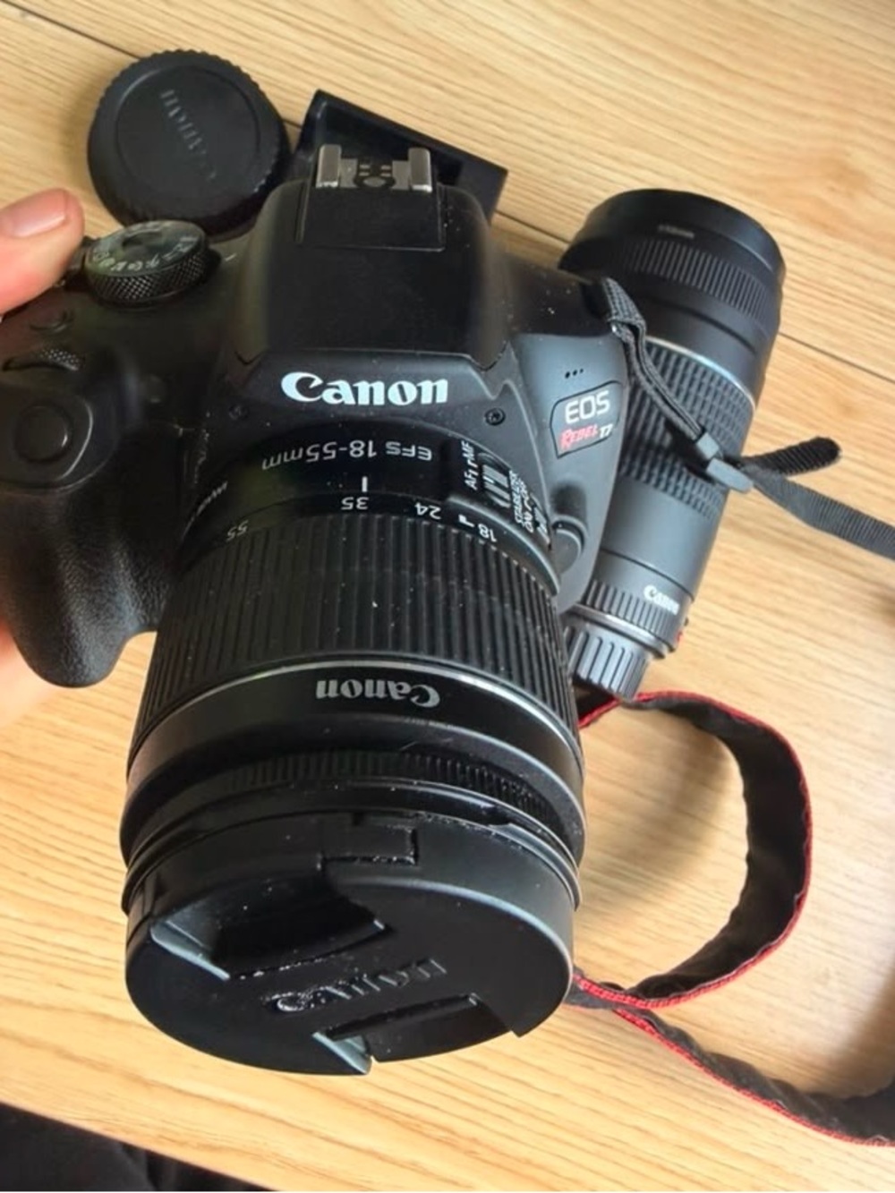 Canon EOS Rebel T7 Camera double lens kit with EF-S 18-55mm and EF 75-300mm lens - Picture 3 of 7